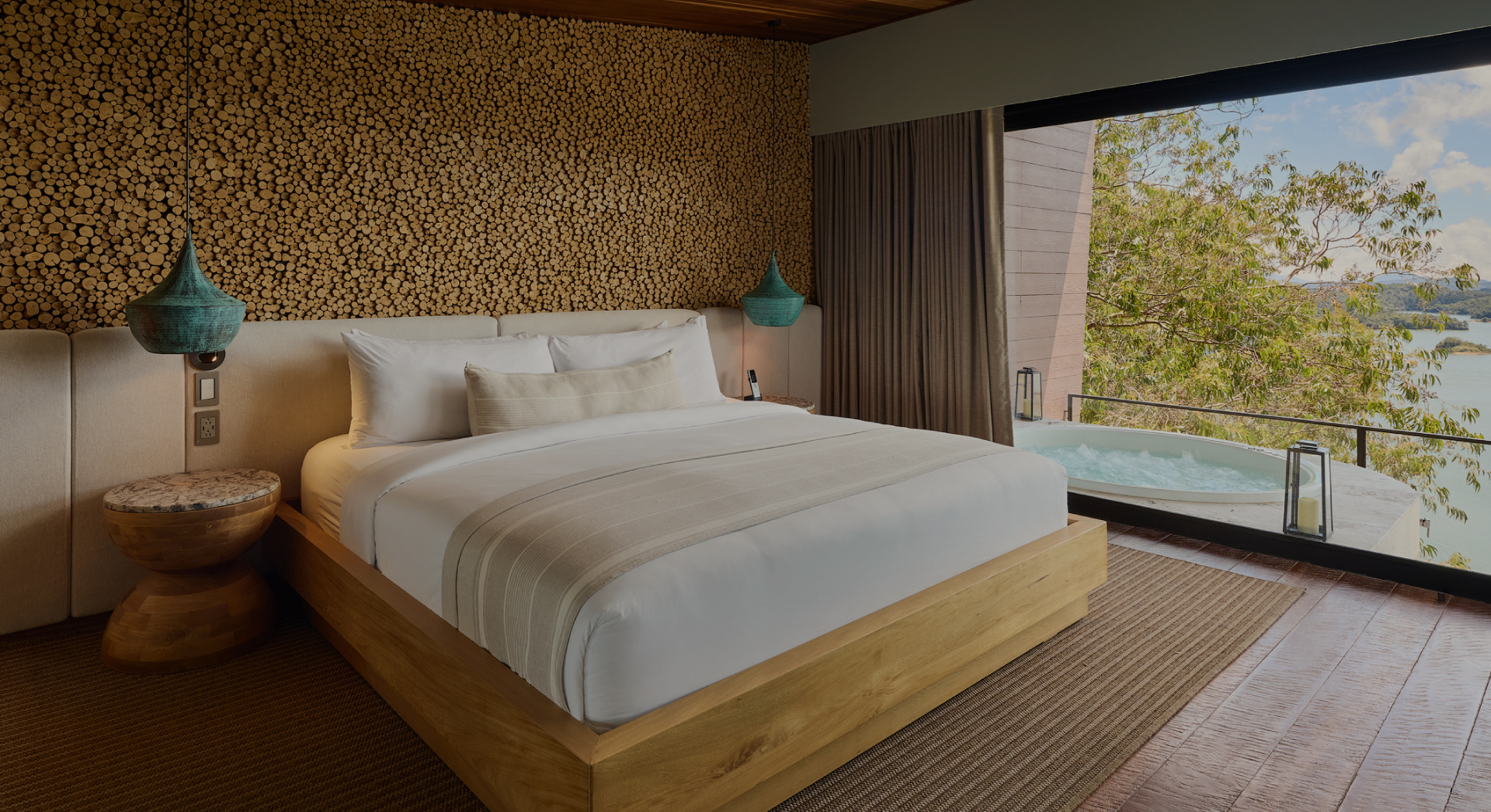 Rooms & Suites